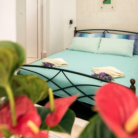 Ibis Your Cosy Oasis With Private Parking And Patio Split Exterior photo