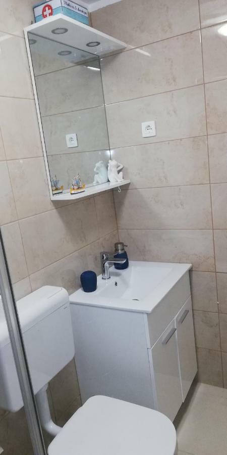 Ibis Your Cosy Oasis With Private Parking And Patio Split Exterior photo